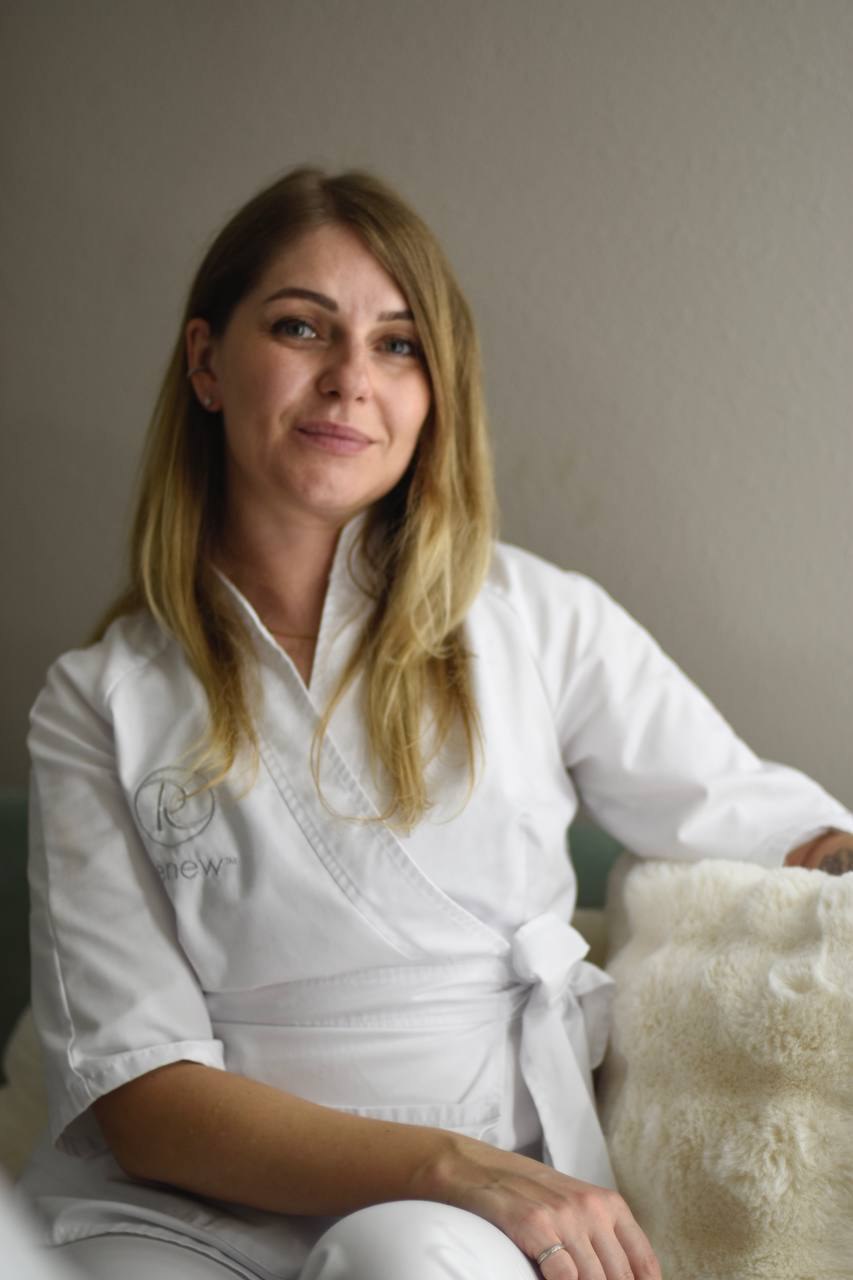 Alona at CosMarSpa Med Beauty